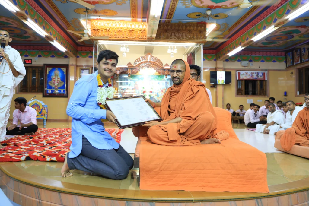 Swamishree Giving ScholarShips